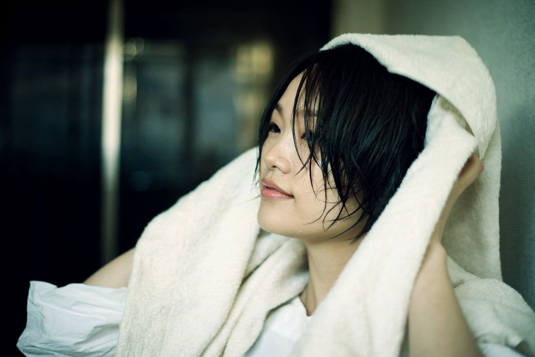 ヘアーセラムの効果を薄めない！ 濡れた髪に使う時の、タオルドライのコツ