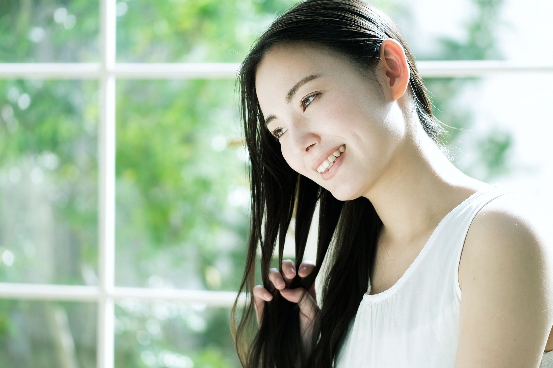 リアルな感想が続出！  この梅雨、ヘアーセラムで「うねり」はどう変わった？