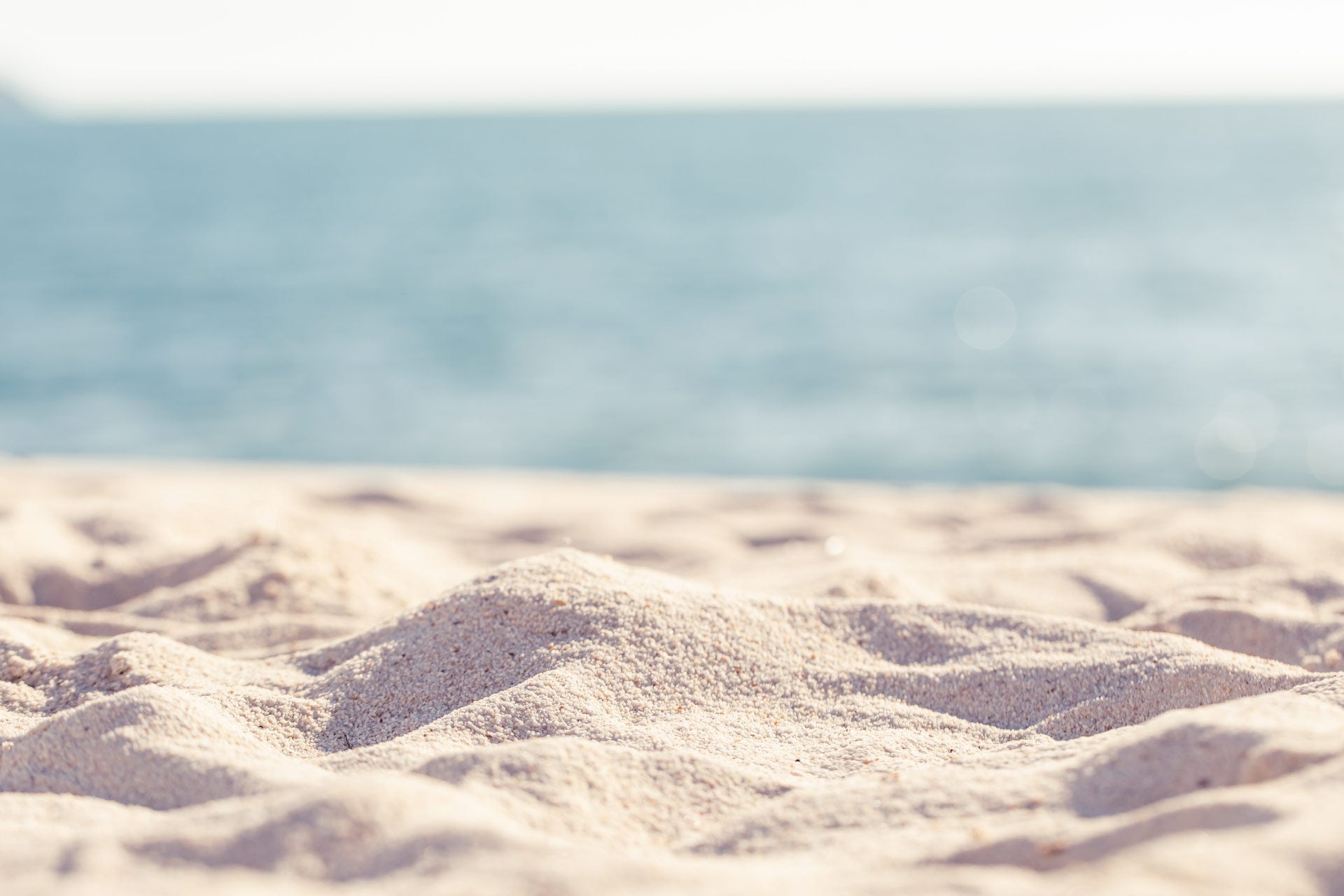 海やプールで髪がバサバサに!? 髪をいたわる“夏髪ケア”